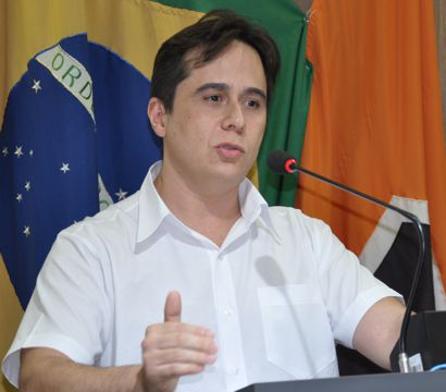 DIVINÓPOLIS: Delano Santiago (PMDB) nas entrelinhas diz que, Cleitinho (PPS) “joga para a galera” e que pode cair na Comissão de Ética